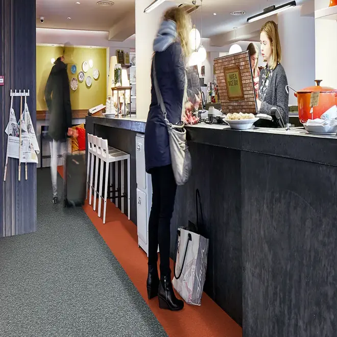 Forbo Showtime Color ковролин коммерческий иглопробивной 900261 Platinum