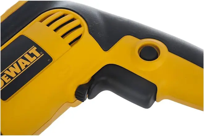 Dewalt DWD024S дрель ударная щеточная (701 Вт) DWD024S-QS